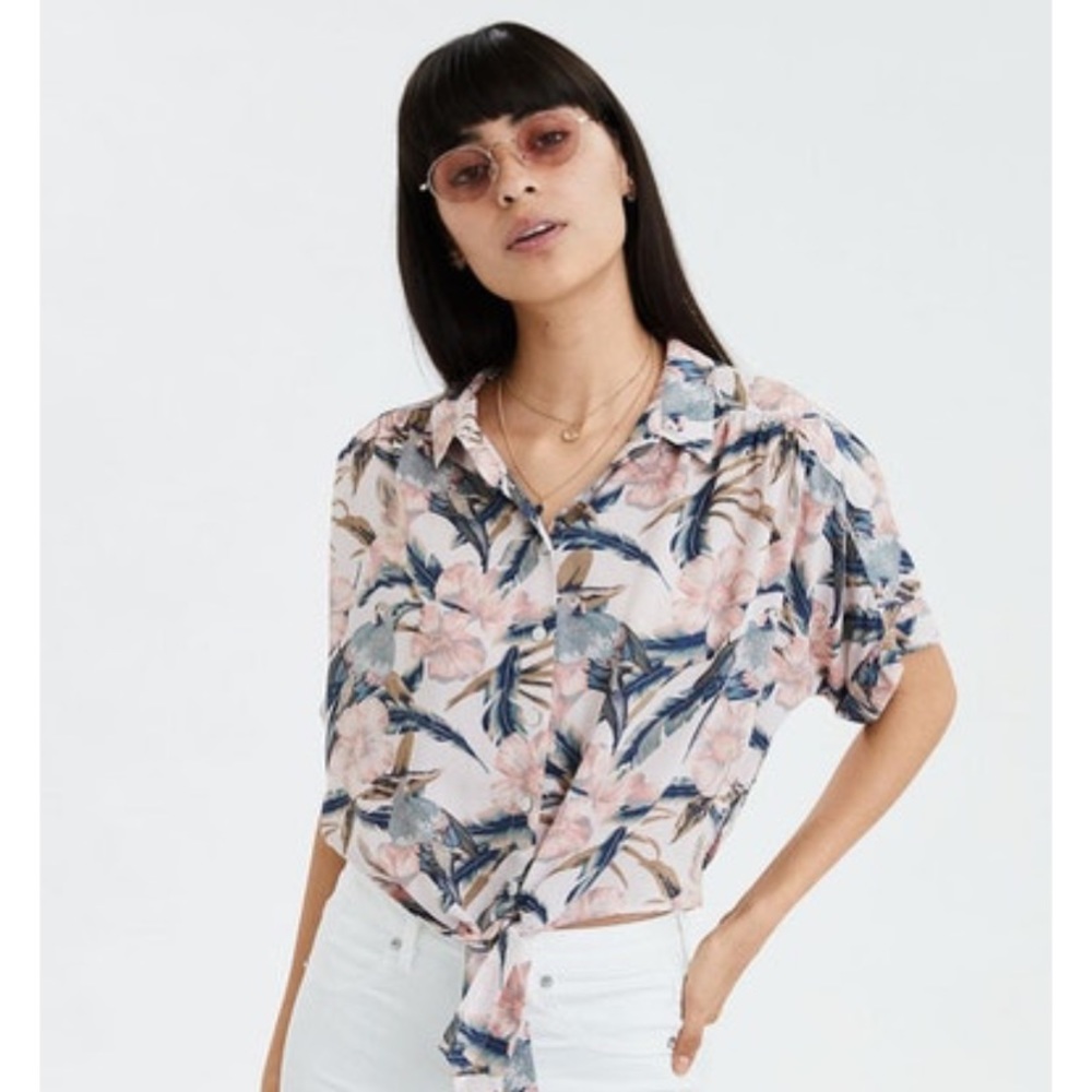 AEO Hawaiian cropped button down shirt
